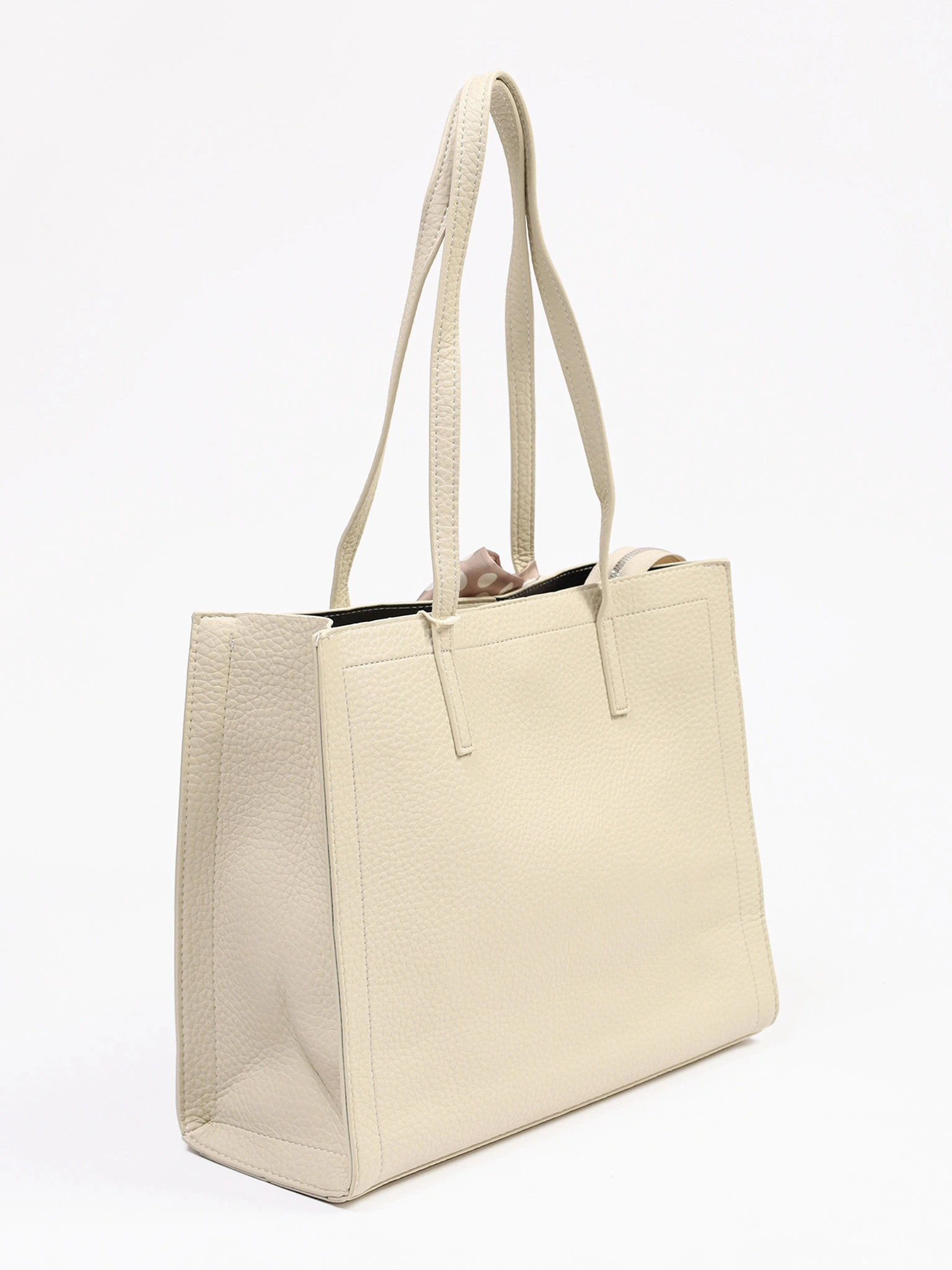 Сумка-тоут с плоскими ручками с декоративным платком в ассортименте